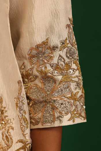 Charu Makkar_Ivory Tissue, Organza V-neck, Yes Madhubala Embroidered Kurta And Gharara Set _Online