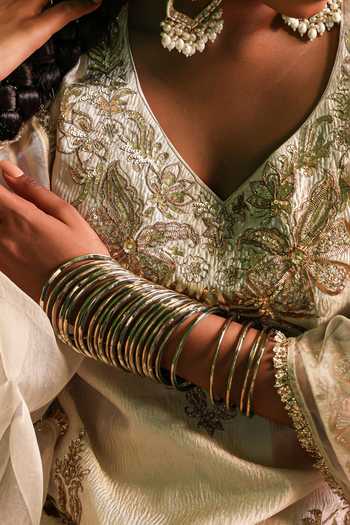 Charu Makkar_Ivory Tissue, Organza V-neck Madhubala Embroidered Kurta With Gharara _at_Aza_Fashions