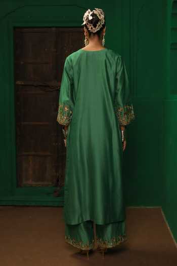 Shop_Charu Makkar_Green Silk, Chanderi, Organza Round Neck Hema Embroidered Kurta Set _at_Aza_Fashions