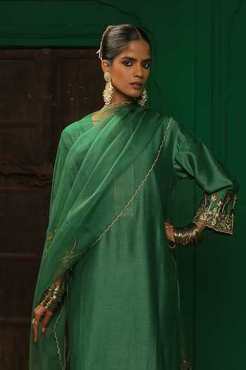 Buy_Charu Makkar_Green Silk, Chanderi, Organza Round Neck Hema Embroidered Kurta Set _Online_at_Aza_Fashions