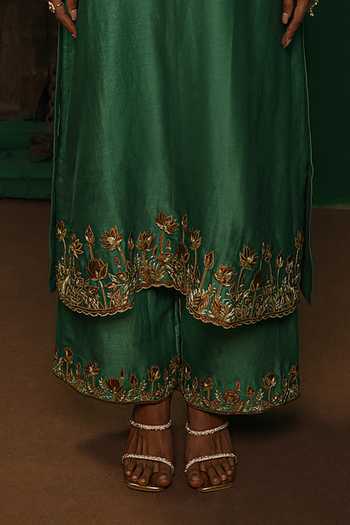 Shop_Charu Makkar_Green Silk, Chanderi, Organza Round Neck Hema Embroidered Kurta Set _Online_at_Aza_Fashions