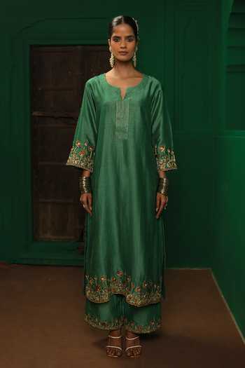 Shop_Charu Makkar_Green Silk, Chanderi, Organza Round Neck Hema Embroidered Kurta Set 