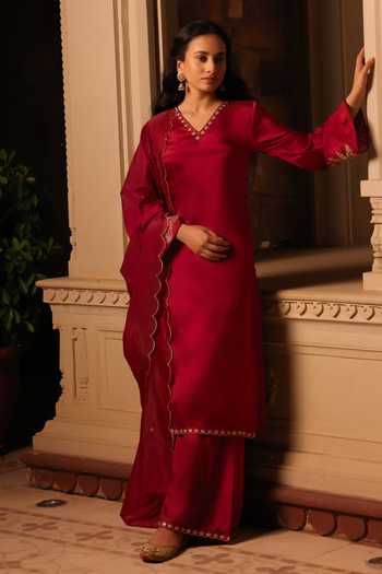 Buy_Seher Jaipur_Maroon Silk Embroidery V-neck Siara Monga Kurta And Palazzo Set 