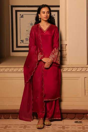 Buy_Seher Jaipur_Maroon Silk Embroidery V-neck Siara Monga Kurta And Palazzo Set _at_Aza_Fashions