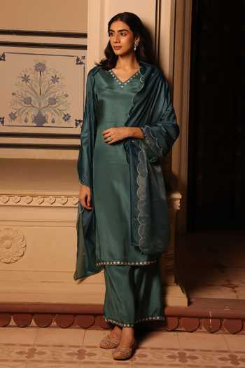 Buy_Seher Jaipur_Green Silk Embroidery V-neck Siara V Kurta Palazzo Set _at_Aza_Fashions