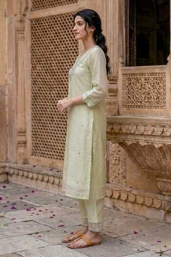 Missprint_Green Chanderi Silk, Cotton, Organza Round Neck Block Print Pastel Kurta Set _Online_at_Aza_Fashions