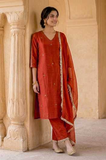 Buy_Missprint_Orange Chanderi Silk, Cotton, Organza V-neck, Yes Rust Kurta Set _at_Aza_Fashions