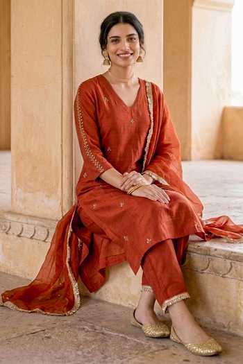Missprint_Orange Chanderi Silk, Cotton, Organza V-neck, Yes Rust Kurta Set _at_Aza_Fashions