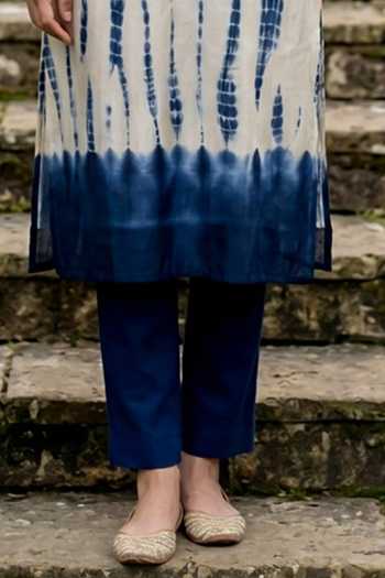 Missprint_Ivory Silk, Chanderi, Cotton Mandarin Collar Tie-dye Kurta Pant Set _Online_at_Aza_Fashions
