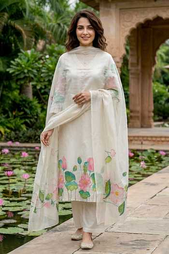Buy_Missprint_Off White Silk, Chanderi, Cotton V-neck, Yes Lotus Hand Painted Kurta Set _at_Aza_Fashions