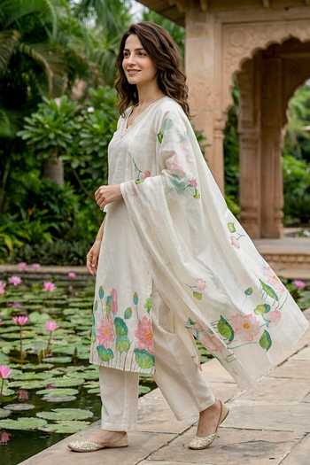 Buy_Missprint_Off White Silk, Chanderi, Cotton V-neck, Yes Lotus Hand Painted Kurta Set 