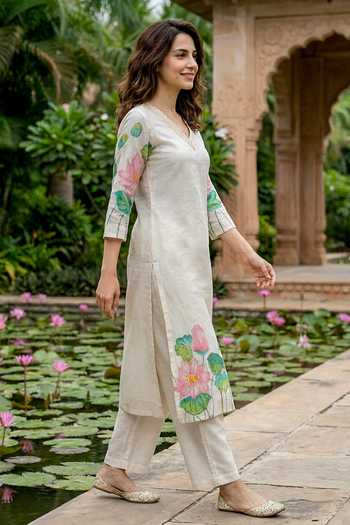 Shop_Missprint_Off White Silk, Chanderi, Cotton V-neck, Yes Lotus Hand Painted Kurta Set 