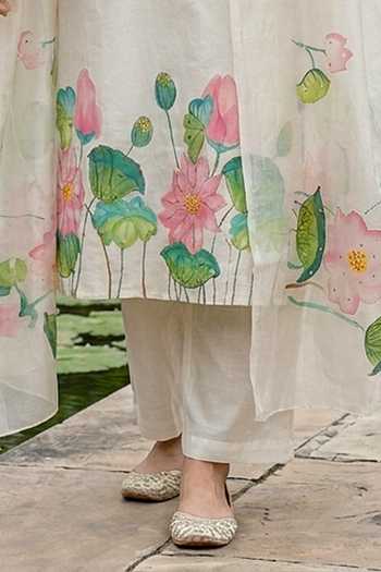 Missprint_Off White Silk, Chanderi, Cotton V-neck, Yes Lotus Hand Painted Kurta Set _Online