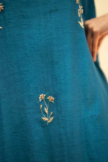 Shop_AM by Anita Mittal_Blue Cotton Round Neck Chandini Mul Chanderi Embroidered Kurta Set _Online