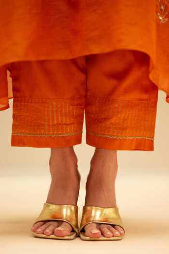 Shop_AM by Anita Mittal_Orange Chanderi Round Neck Chandini Embroidered A-line Kurta Set _Online_at_Aza_Fashions