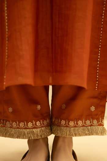 Buy_AM by Anita Mittal_Orange Chanderi V-neck Chaandbali Mul A Line Kurta Set 