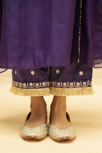 AM by Anita Mittal_Purple Chanderi V-neck, Yes Chaandbali Hand Embroidered A Line Kurta Set _Online