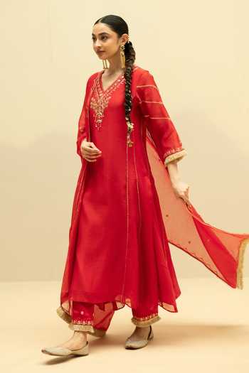 Shop_AM by Anita Mittal_Red Chanderi V-neck Chaandbali Mul A Line Kurta Set _Online_at_Aza_Fashions
