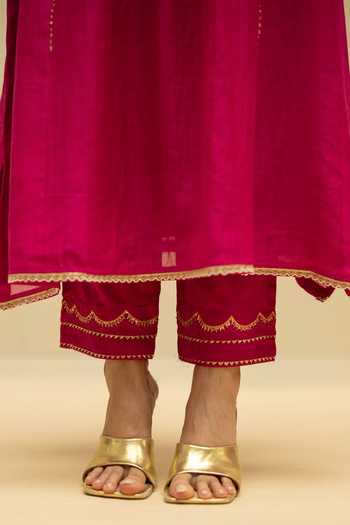 Shop_AM by Anita Mittal_Pink Cotton V-neck, Yes Jhoomar Embroidered Kurta Set _Online_at_Aza_Fashions