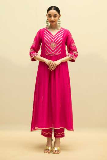 AM by Anita Mittal_Pink Cotton V-neck, Yes Jhoomar Embroidered Kurta Set _at_Aza_Fashions