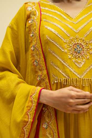 AM by Anita Mittal_Yellow Cotton V-neck Jhoomar Embroidered A Line Kurta Set _Online_at_Aza_Fashions