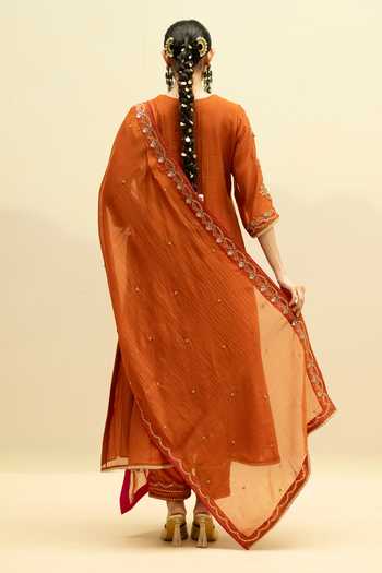 Shop_AM by Anita Mittal_Orange Cotton V-neck Jhoomar A-line Embroidered Kurta Set _at_Aza_Fashions