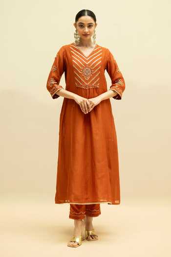 AM by Anita Mittal_Orange Cotton V-neck Jhoomar A-line Embroidered Kurta Set _at_Aza_Fashions