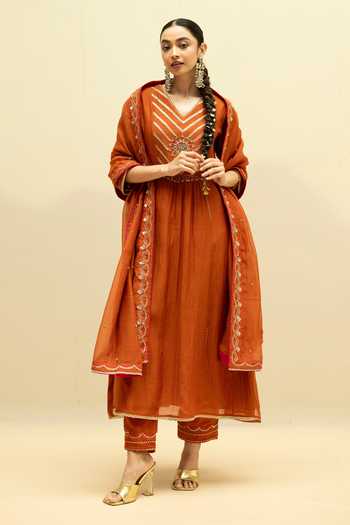 Buy_AM by Anita Mittal_Orange Cotton V-neck Jhoomar A-line Embroidered Kurta Set _at_Aza_Fashions