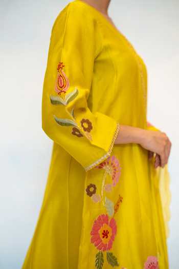 AM by Anita Mittal_Green Silk, Chanderi Round Neck Gul Embroidered Anarkali Set _Online_at_Aza_Fashions