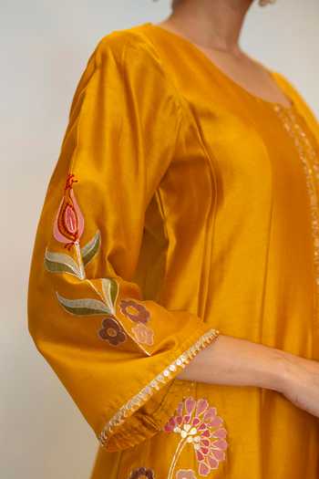 AM by Anita Mittal_Gold Silk, Chanderi Round Neck Gul Embroidered Anarkali Set _at_Aza_Fashions