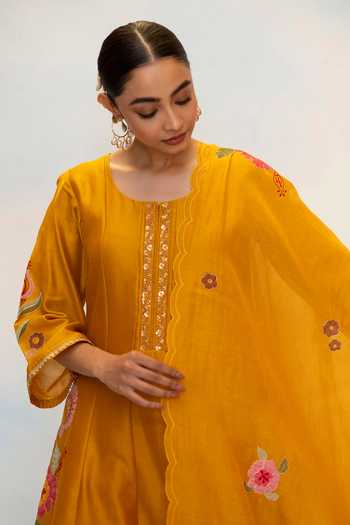 Buy_AM by Anita Mittal_Gold Silk, Chanderi Round Neck Gul Embroidered Anarkali Set 