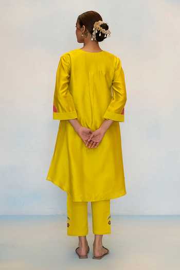 Shop_AM by Anita Mittal_Green Silk, Chanderi V-neck Gul Kurta And Pant Set _at_Aza_Fashions