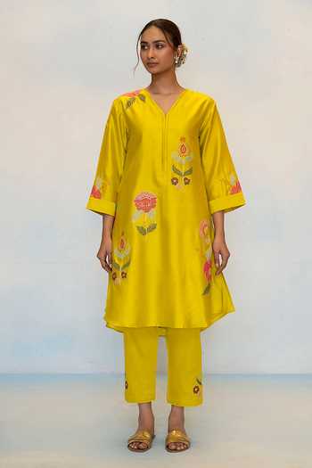 Buy_AM by Anita Mittal_Green Silk, Chanderi V-neck Gul Kurta And Pant Set 