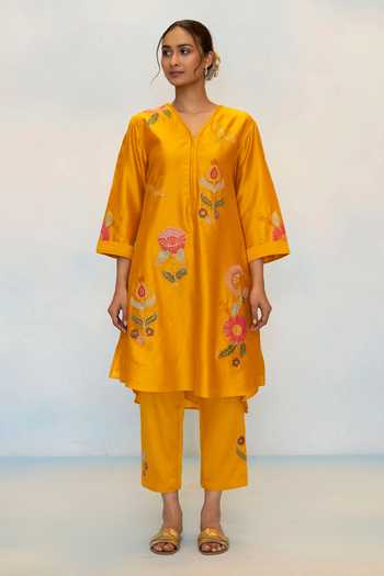 Shop_AM by Anita Mittal_Gold Silk, Chanderi Split V-neck Gul Embroidered Kurta And Pant Set _Online_at_Aza_Fashions