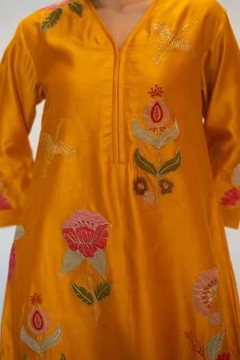 Buy_AM by Anita Mittal_Gold Silk, Chanderi Split V-neck Gul Embroidered Kurta And Pant Set 