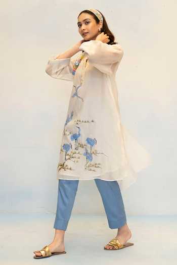 Shop_AM by Anita Mittal_Off White Chanderi Round Neck Rosh Floral Hand Painted Kurta With Pant _Online_at_Aza_Fashions