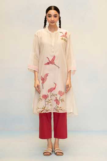 Buy_AM by Anita Mittal_Off White Chanderi Mandarin Collar, Yes Rosh Floral Pattern Kurta With Pant _Online_at_Aza_Fashions
