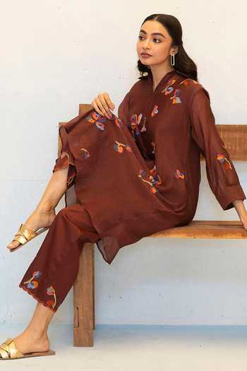 Buy_AM By Anita Mittal_Brown Chanderi Collared Neck Aab Cord Embroidered Kurta And Pant Set 