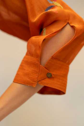Buy_AM By Anita Mittal_Orange Chanderi Split V-neck Aab Embroidered Kurta And Pant Set _Online_at_Aza_Fashions