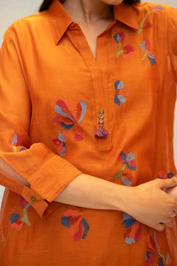 Shop_AM By Anita Mittal_Orange Chanderi Split V-neck Aab Embroidered Kurta And Pant Set 