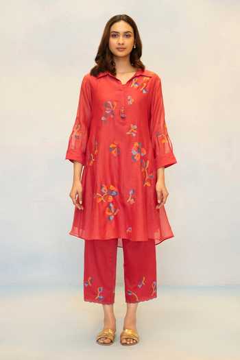Buy_AM By Anita Mittal_Red Chanderi Collared Neck, Yes Aab Embroidered Kurta And Pant Set _Online_at_Aza_Fashions