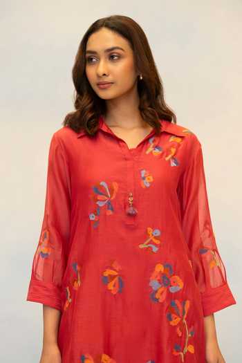 Shop_AM By Anita Mittal_Red Chanderi Collared Neck, Yes Aab Embroidered Kurta And Pant Set _Online_at_Aza_Fashions