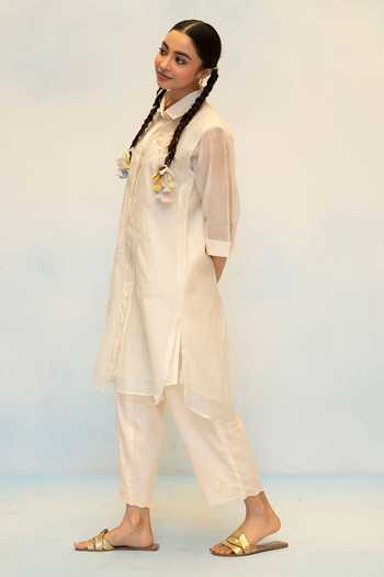 AM by Anita Mittal_White Chanderi Collared Neck Zara Thread Work Kurta And Pant Set _at_Aza_Fashions