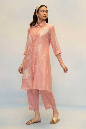 Buy_AM by Anita Mittal_Pink Chanderi Collared Neck Zara Flower Embroidered Kurta And Pant Set _Online_at_Aza_Fashions