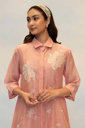 AM by Anita Mittal_Pink Chanderi Collared Neck Zara Flower Embroidered Kurta And Pant Set _at_Aza_Fashions