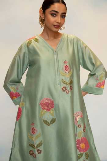 AM by Anita Mittal_Blue Silk, Chanderi V-neck, Yes Gul Kurta And Pant Set _at_Aza_Fashions