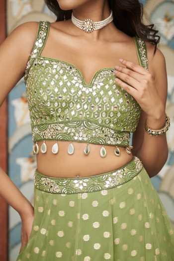Buy_Meenagurnam_Green Net Sweetheart Neck Embellished And Woven Lehenga Set 