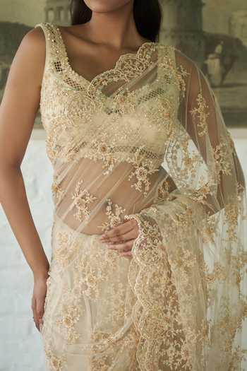 Buy_Meenagurnam_Ivory Net Sweetheart Neck Embellished Saree With Choli 