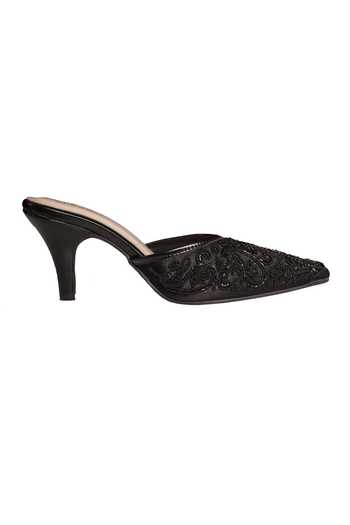 Buy_Kurrbat_Black Juliet Bead Embroidered Juttis _Online_at_Aza_Fashions