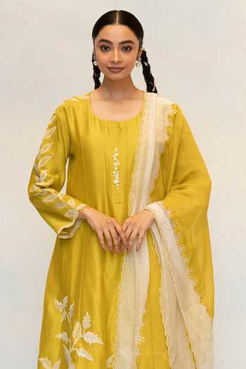AM by Anita Mittal_Green Silk, Chanderi Round Neck Seher Anarkali Pant Set _Online